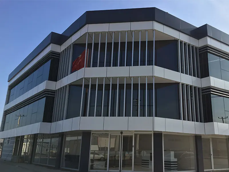 Yarı kapaklı cephe drenaj ve su yönetimi detayı 6